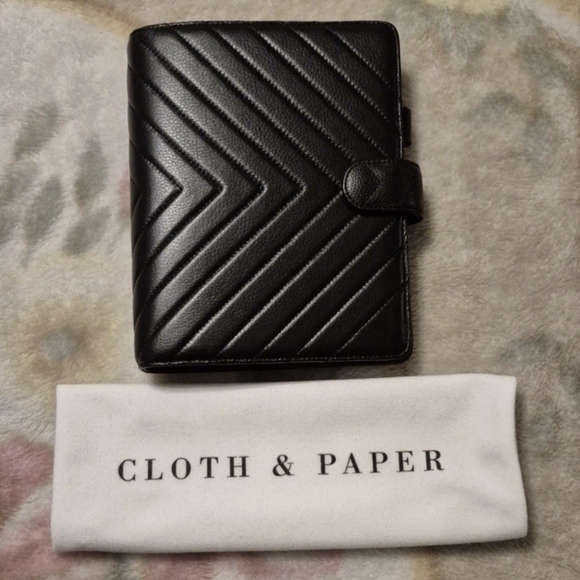 Cloth & Paper Other - CLOTH & PAPER 6-Ring Planner Agenda Cover A5 Black Quilted Leather